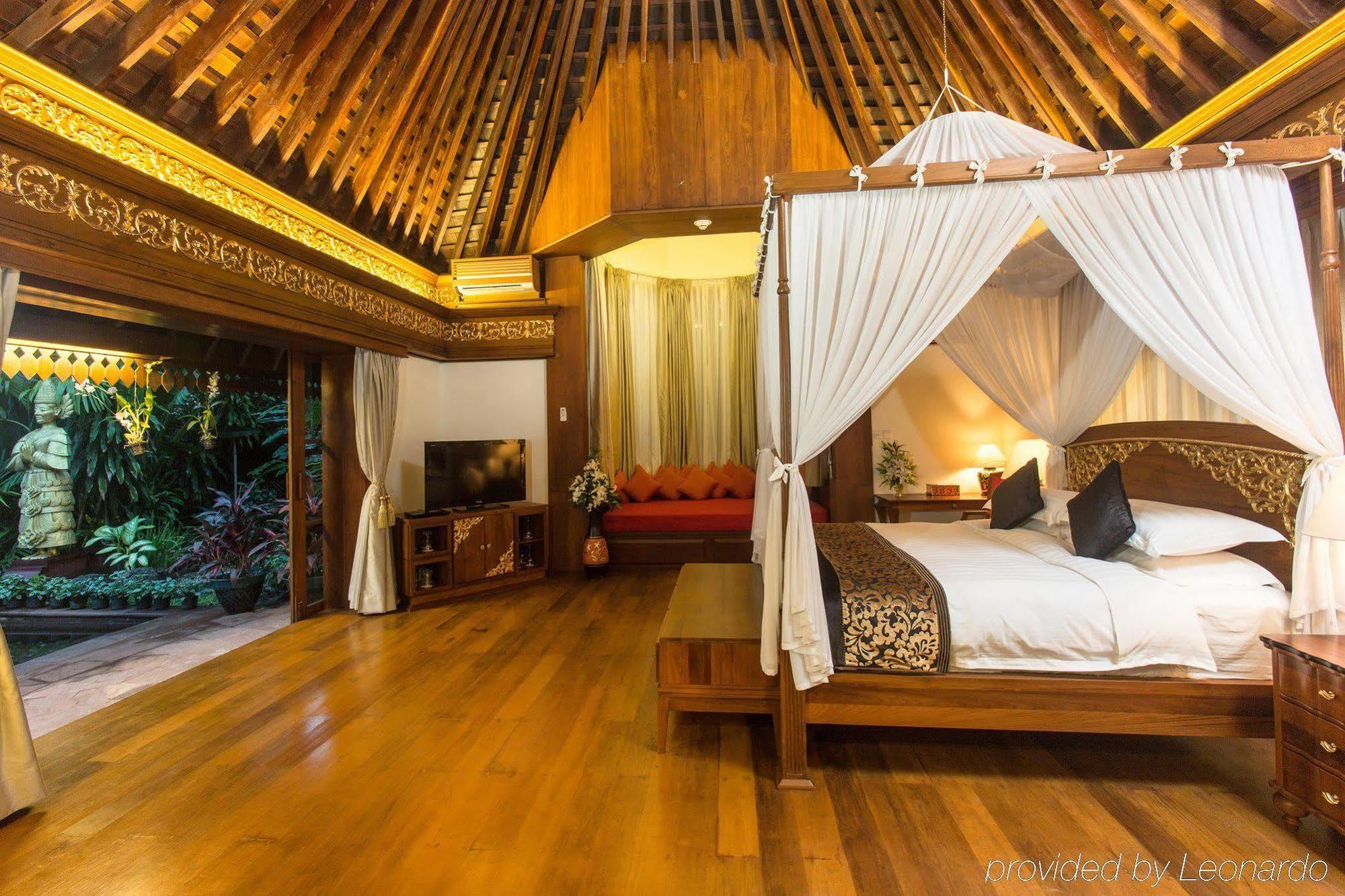 Hotel Kandawgyi Palace