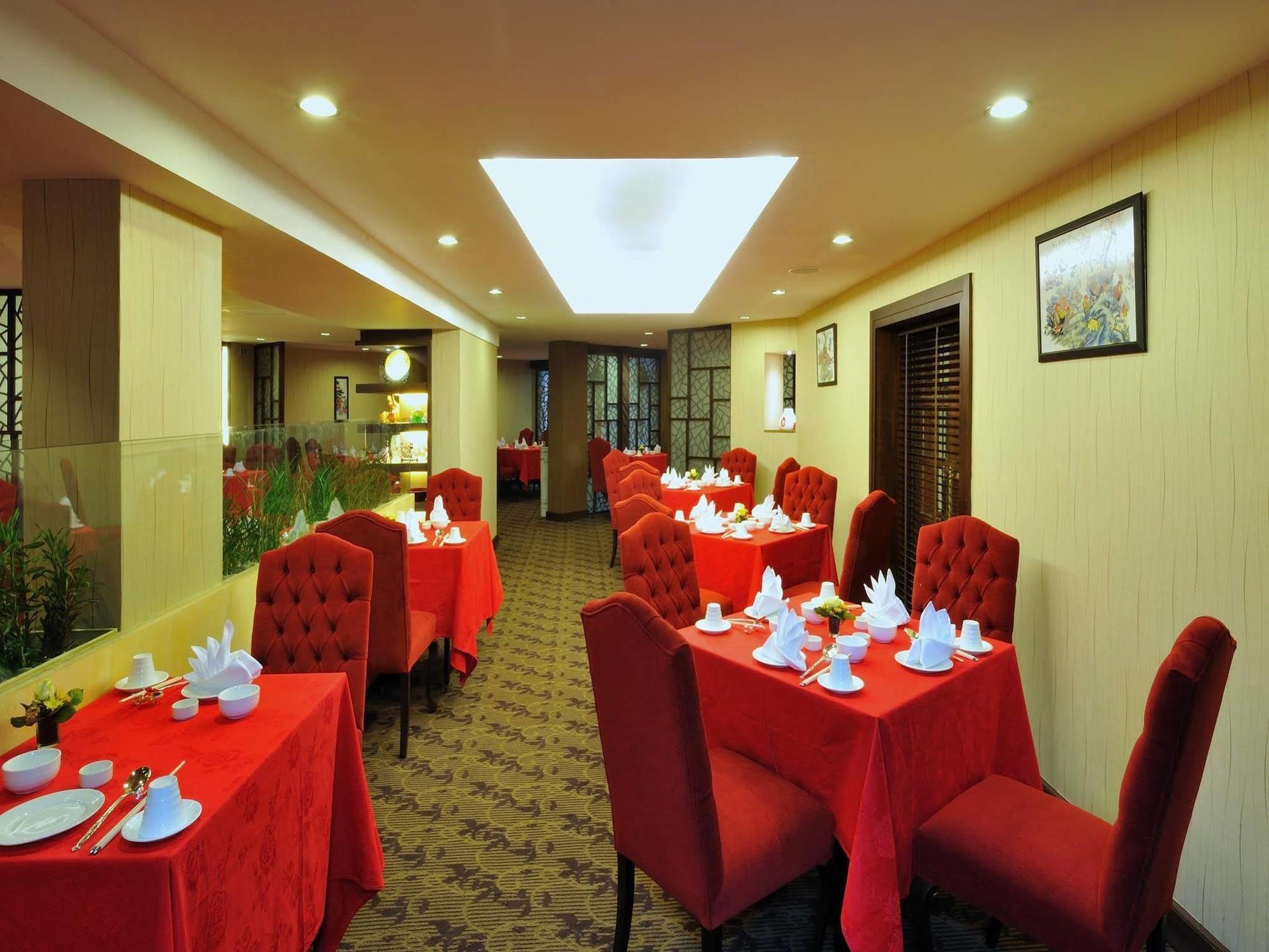 Kandawgyi Palace 5*